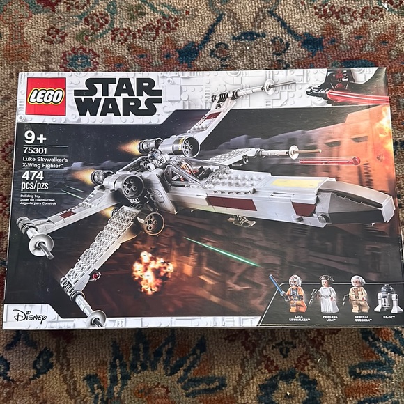 LEGO - Picture 1 of 2